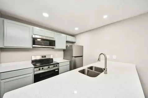 781 Country Place Drive 1017 Houston TX 77079