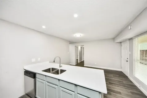 781 Country Place Drive 1017 Houston TX 77079