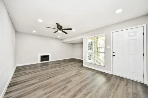 781 Country Place Drive 1017 Houston TX 77079