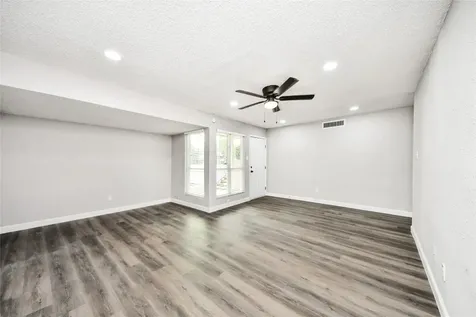 781 Country Place Drive 1017 Houston TX 77079