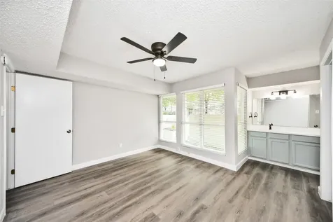 781 Country Place Drive 1017 Houston TX 77079