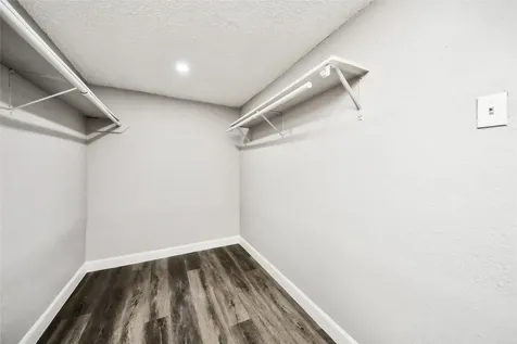 781 Country Place Drive 1017 Houston TX 77079