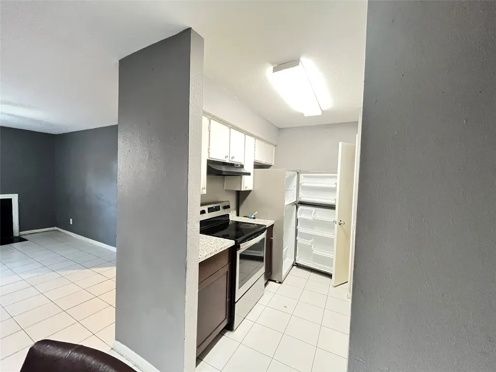 10211 Sugar Branch Drive 411 Houston TX 77036
