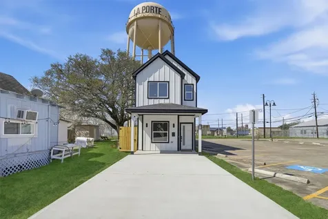 116 S 3rd Street La Porte TX 77571