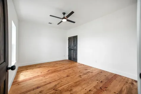 809 W Taylor Avenue Port O Connor TX 77982