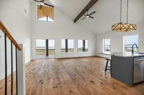 809 W Taylor Avenue Port O Connor TX 77982