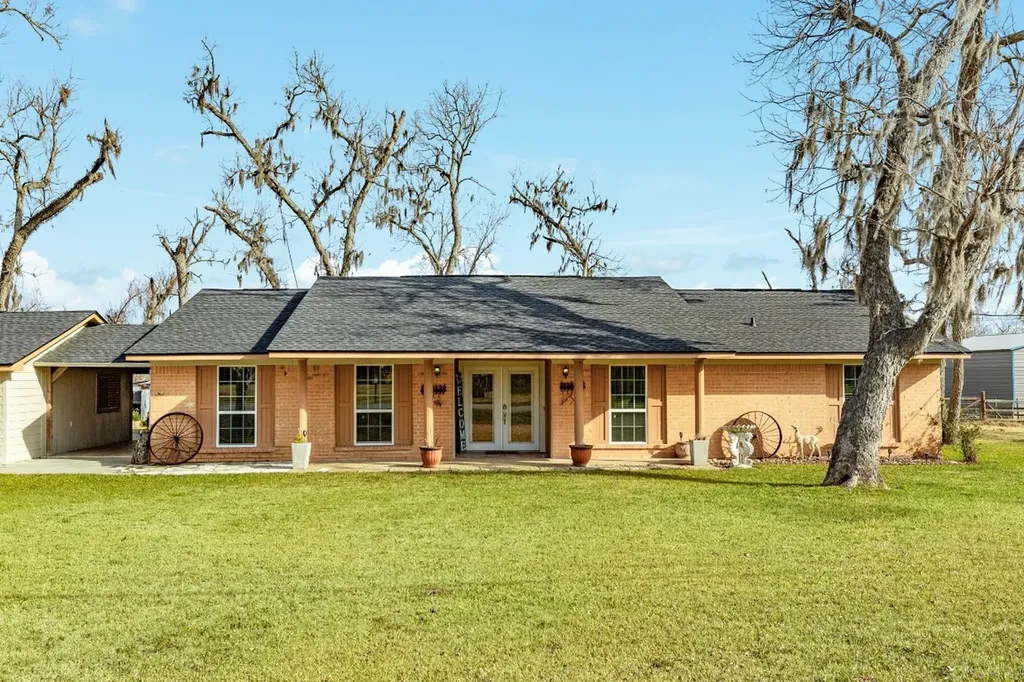 400 Pecan Estates Road C616r Angleton TX 77515