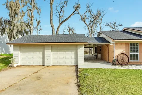 400 Pecan Estates Road C616r Angleton TX 77515