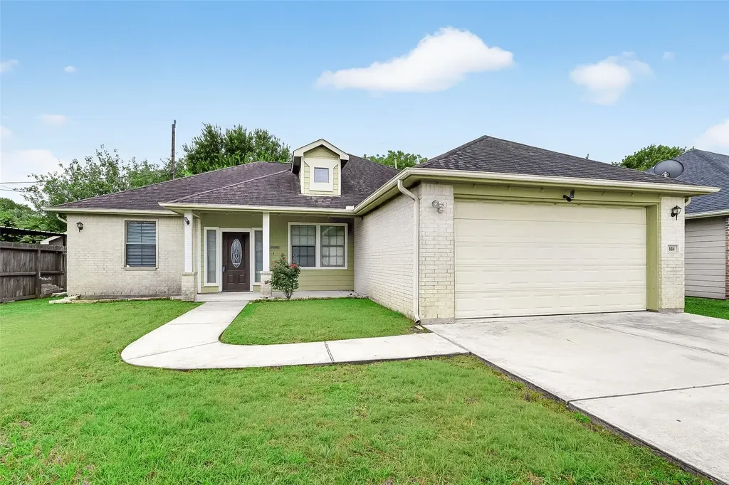 934 Genoa Street Houston TX 77587