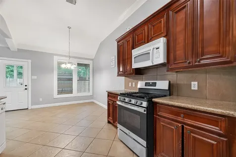 934 Genoa Street Houston TX 77587
