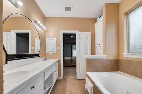 934 Genoa Street Houston TX 77587