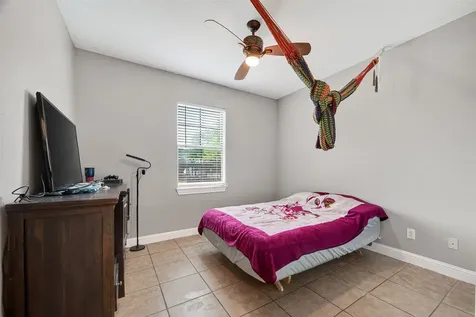 934 Genoa Street Houston TX 77587