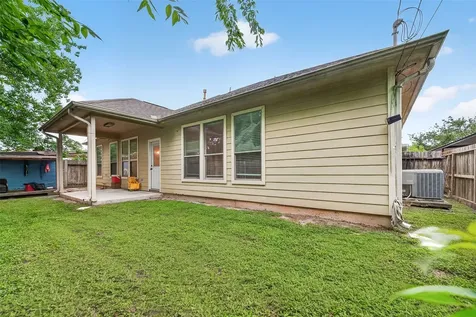 934 Genoa Street Houston TX 77587