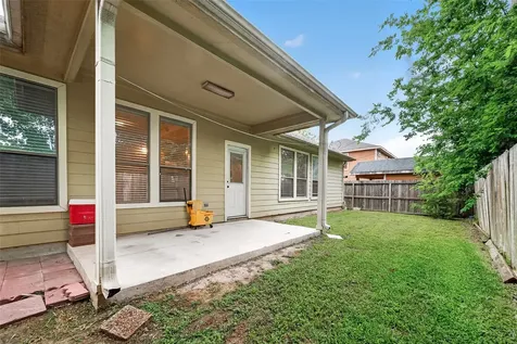 934 Genoa Street Houston TX 77587