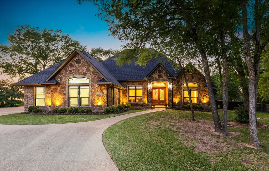 2005 Old May Court College Station TX 77845