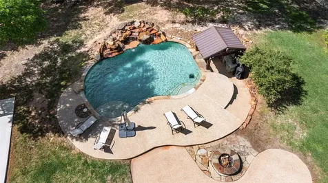 2005 Old May Court College Station TX 77845