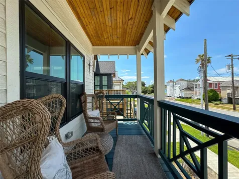 1208 32nd Street Galveston TX 77550