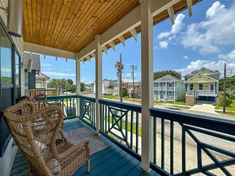1208 32nd Street Galveston TX 77550