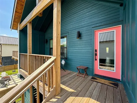 1208 32nd Street Galveston TX 77550