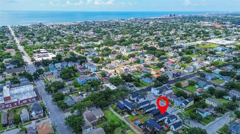 1208 32nd Street Galveston TX 77550