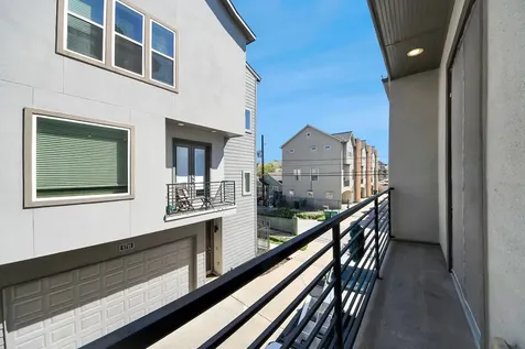 5720 Petty Street Houston TX 77007