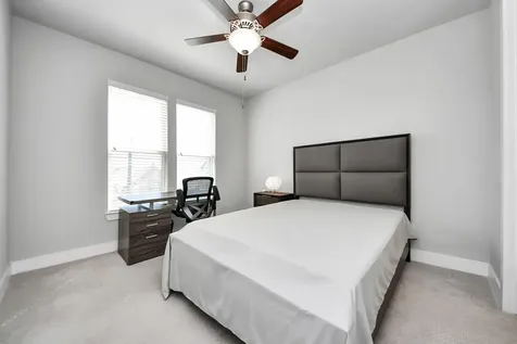 5720 Petty Street Houston TX 77007