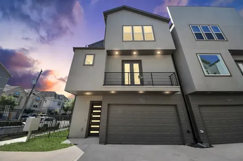 5720 Petty Street Houston TX 77007