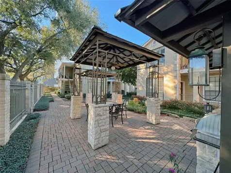 2700 Revere Street 140 Houston TX 77098