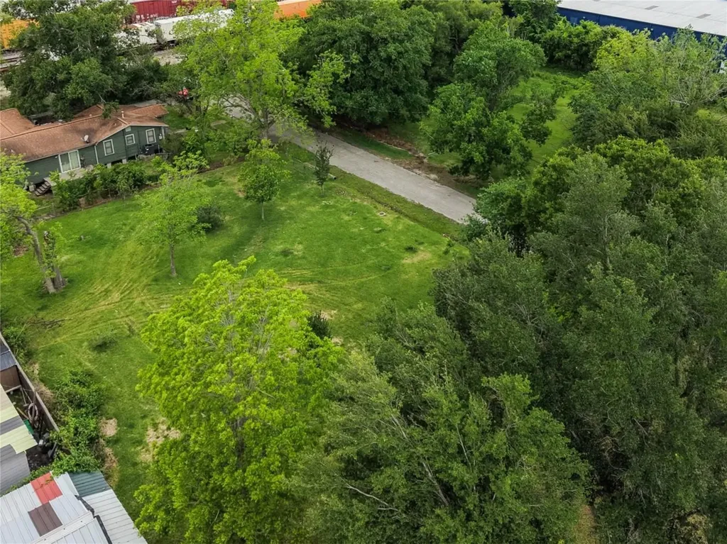 7702 King Street Houston TX 77028
