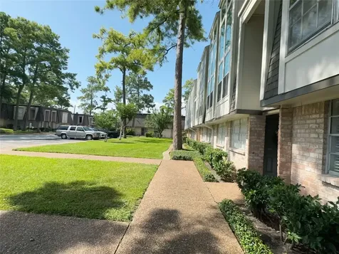 12633 Memorial Drive 74 Houston TX 77024
