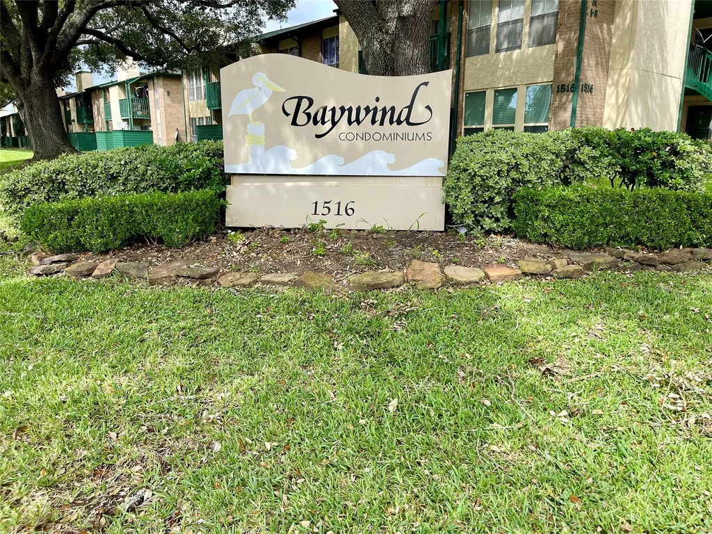 1516 Bay Area Boulevard E4 Houston TX 77058