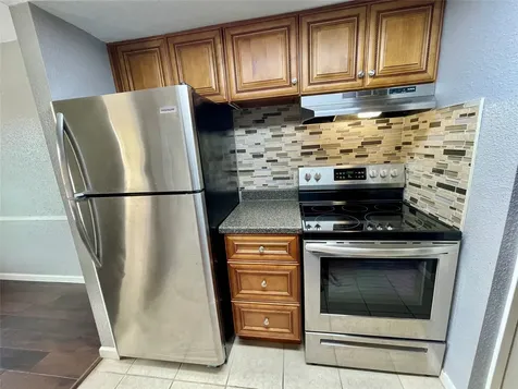 1516 Bay Area Boulevard E4 Houston TX 77058
