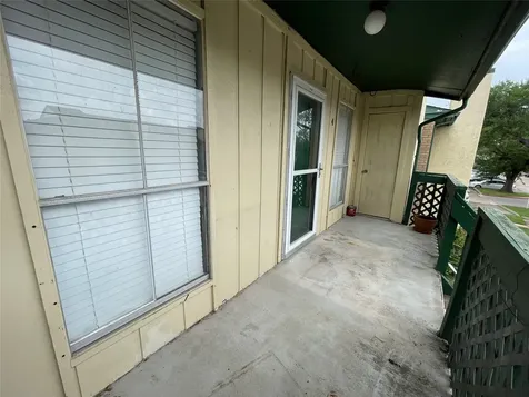 1516 Bay Area Boulevard E4 Houston TX 77058
