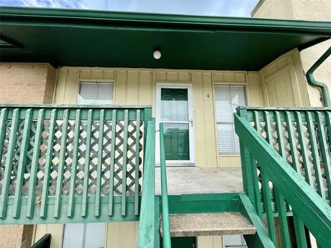 1516 Bay Area Boulevard E4 Houston TX 77058