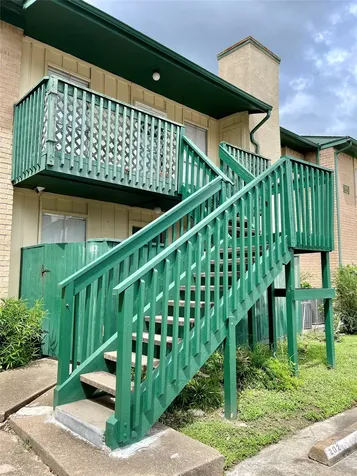 1516 Bay Area Boulevard E4 Houston TX 77058