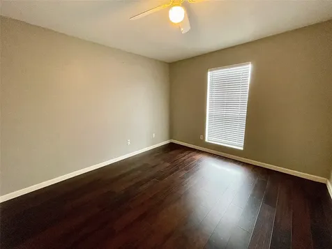 1516 Bay Area Boulevard E4 Houston TX 77058