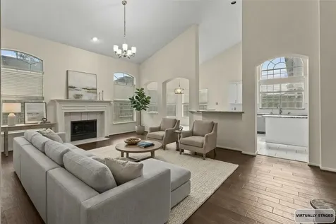 2405 Evergreen Drive Pearland TX 77581