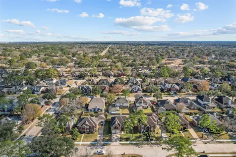 2405 Evergreen Drive Pearland TX 77581