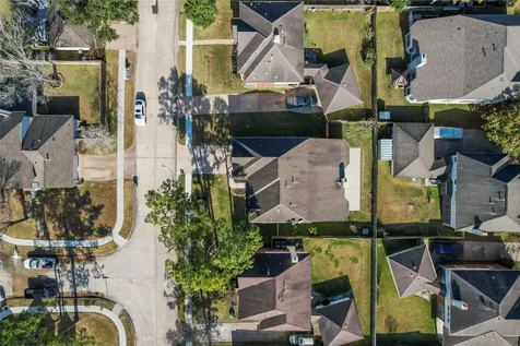 2405 Evergreen Drive Pearland TX 77581