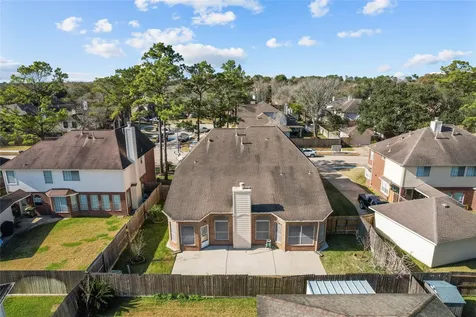 2405 Evergreen Drive Pearland TX 77581