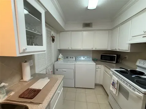 351 N Post Oak Lane 808 Houston TX 77024