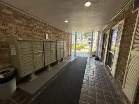 351 N Post Oak Lane 808 Houston TX 77024