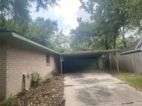 2619 N Woodloch Street Woodloch TX 77385