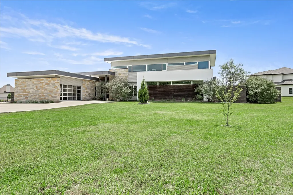 7705 N Peninsula Drive Beaumont TX 77707