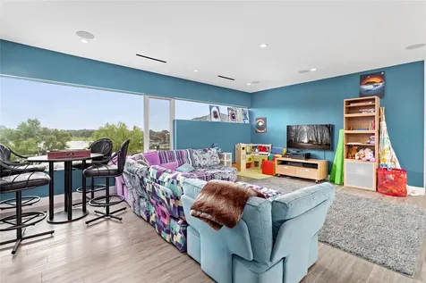 7705 N Peninsula Drive Beaumont TX 77707