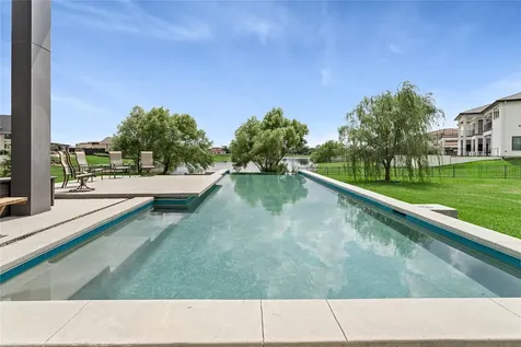 7705 N Peninsula Drive Beaumont TX 77707