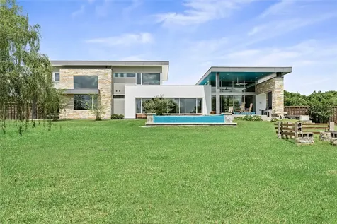 7705 N Peninsula Drive Beaumont TX 77707