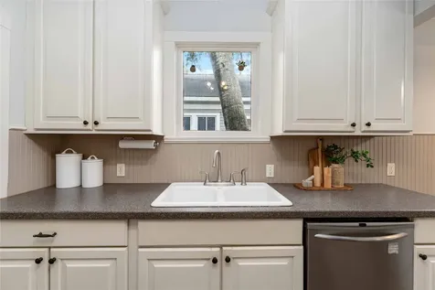 1222 Arlington Street Houston TX 77008