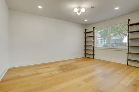 5514 Indigo Street Houston TX 77096