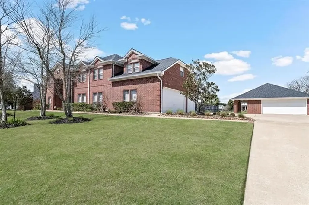 302 Waterwood Drive Orange TX 77630
